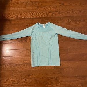 Ivivva shirt long sleeve with thumb holes